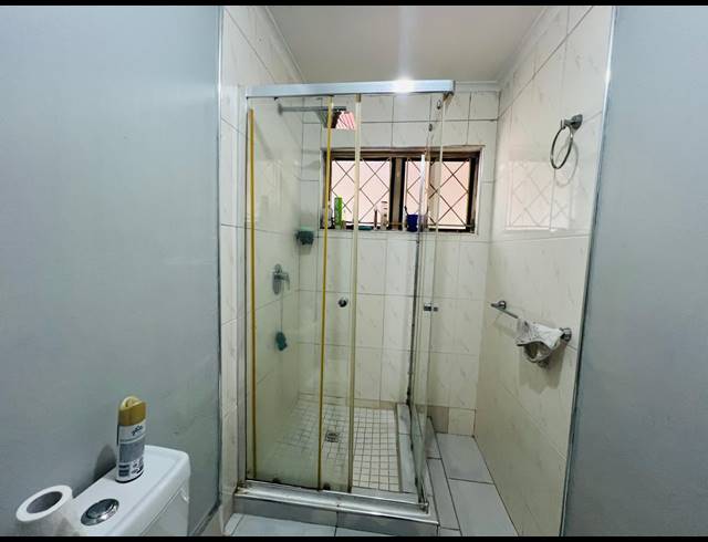 4 BEDROOM HOUSE FOR SALE IN HILLGROVE